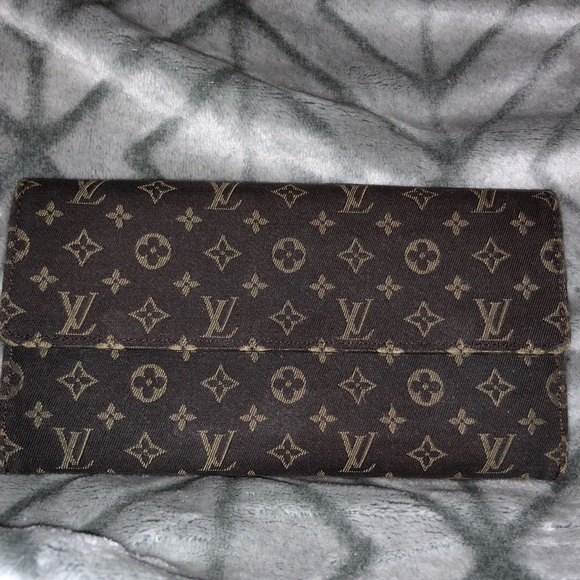 louis vuitton cloth wallet